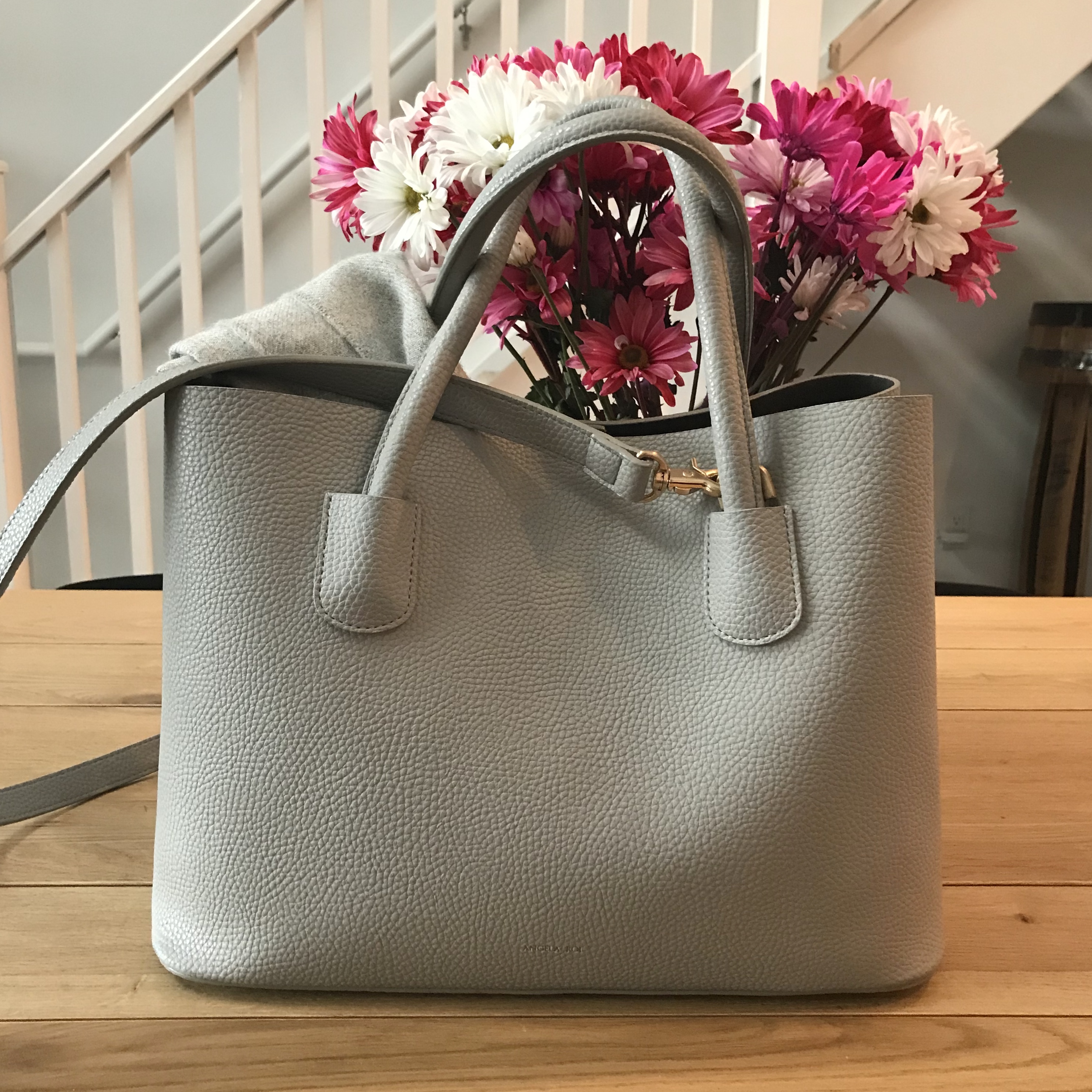 angela roi cher tote